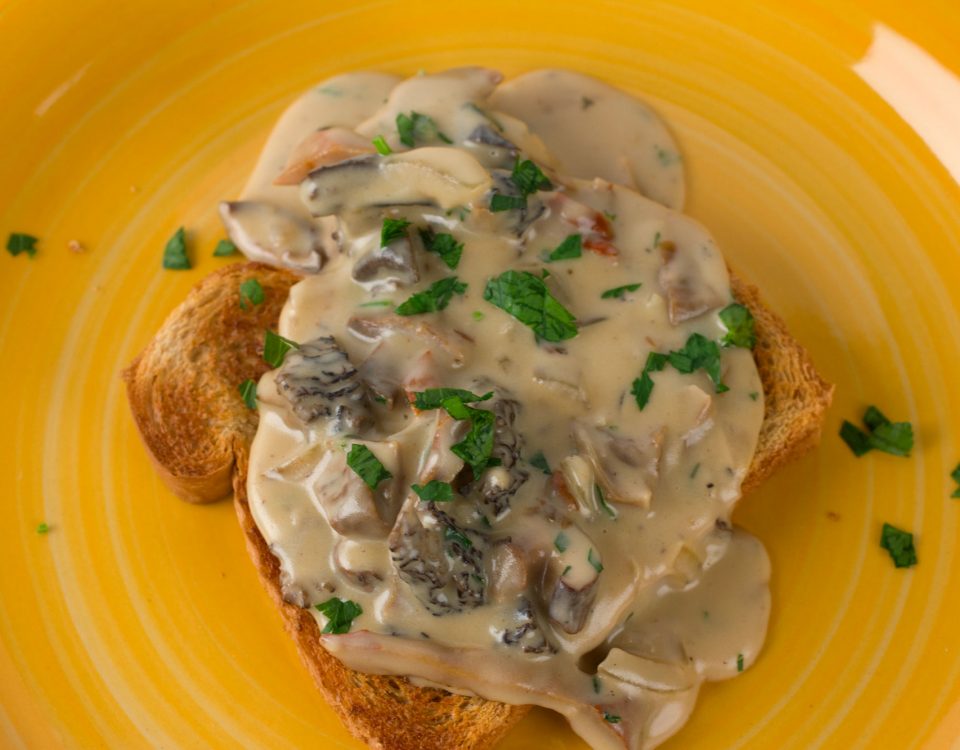 mushroom gravy toast