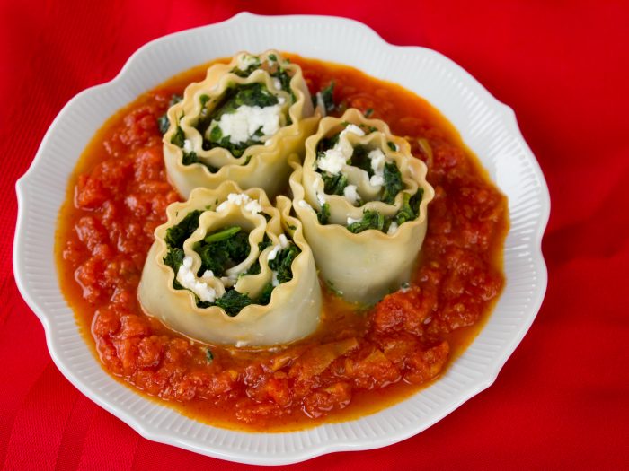 Spinach Lasagna Rolls in Marinara Sauce