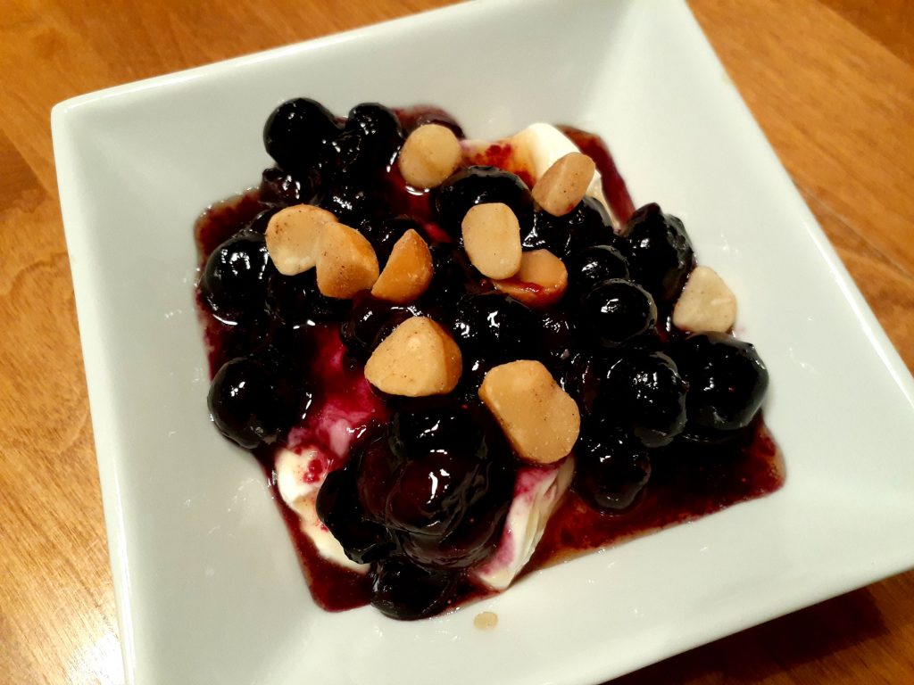yogurt-and-blackberries
