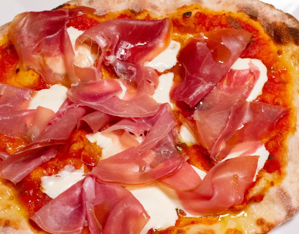 Prosciutto pizza
