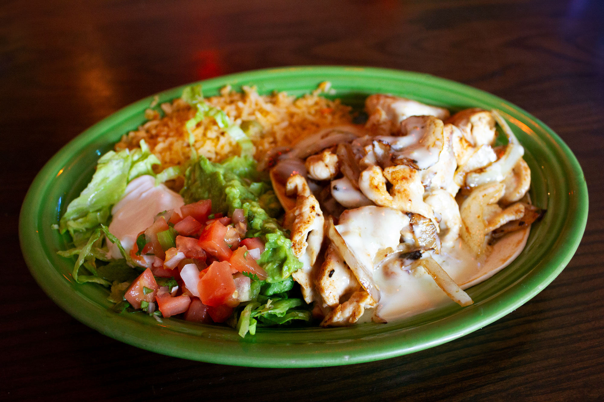 Acapulco chicken with Spanish rice and salad